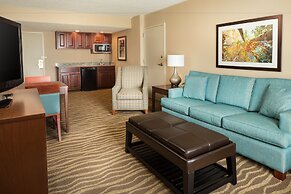 Holiday Inn and Suites Overland Park West by IHG