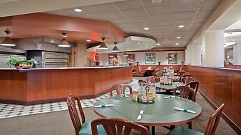 Holiday Inn and Suites Overland Park West by IHG