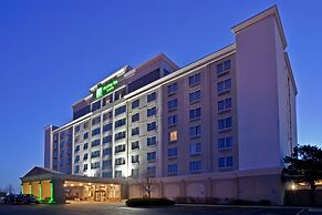 Holiday Inn and Suites Overland Park West by IHG