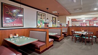 Holiday Inn and Suites Overland Park West by IHG