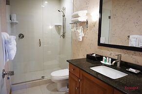 Ramada Hotel & Conference Center by Wyndham Kelowna