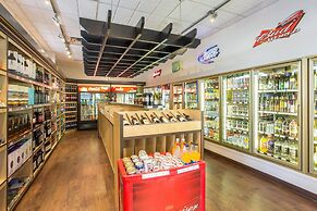 Ramada Hotel & Conference Center by Wyndham Kelowna