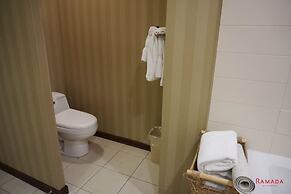 Ramada Hotel & Conference Center by Wyndham Kelowna