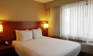 Ramada Hotel & Conference Center by Wyndham Kelowna