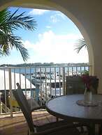 Paradise Harbour Club & Marina