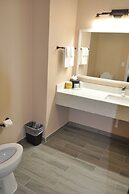 Quality Inn & Suites Plano East - Richardson