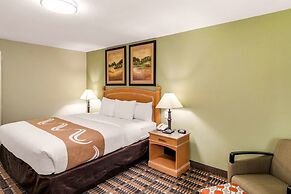 Quality Inn & Suites Plano East - Richardson