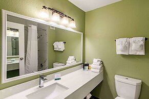 Quality Inn & Suites Plano East - Richardson