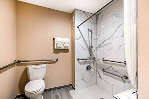 Quality Inn & Suites Plano East - Richardson