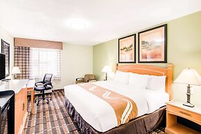 Quality Inn & Suites Plano East - Richardson