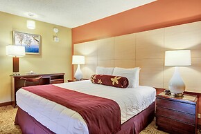 Hilo Hawaiian Hotel, Trademark Collection by Wyndham