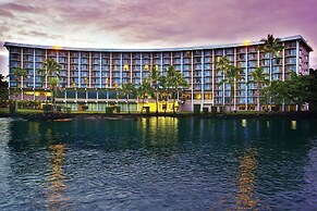 Hilo Hawaiian Hotel, Trademark Collection by Wyndham