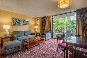 Hilo Hawaiian Hotel, Trademark Collection by Wyndham