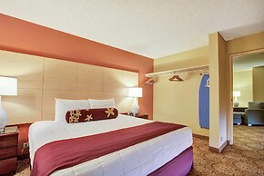 Hilo Hawaiian Hotel, Trademark Collection by Wyndham