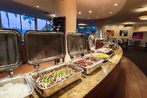 Hilo Hawaiian Hotel, Trademark Collection by Wyndham