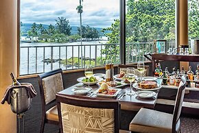Hilo Hawaiian Hotel, Trademark Collection by Wyndham