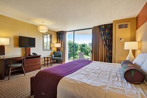 Hilo Hawaiian Hotel, Trademark Collection by Wyndham