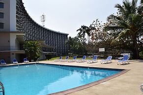 Hilo Hawaiian Hotel, Trademark Collection by Wyndham