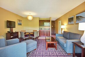 Hilo Hawaiian Hotel, Trademark Collection by Wyndham
