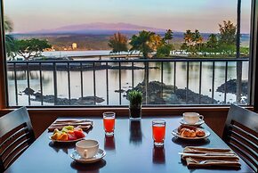 Hilo Hawaiian Hotel, Trademark Collection by Wyndham