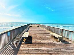 DoubleTree by Hilton Atlantic Beach Oceanfront