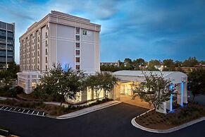 Holiday Inn Express & Suites Charleston Dwtn - Westedge by IHG