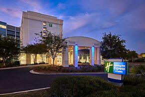 Holiday Inn Express & Suites Charleston Dwtn - Westedge by IHG