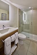 Holiday Inn Express & Suites Charleston Dwtn - Westedge by IHG