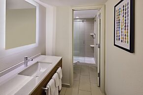 Holiday Inn Express & Suites Charleston Dwtn - Westedge by IHG