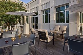 Holiday Inn Express & Suites Charleston Dwtn - Westedge by IHG