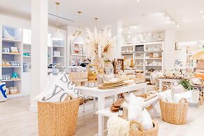 Hotel del Coronado, Curio Collection by Hilton