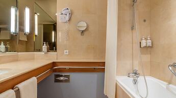 Holiday Inn Nice-Port St Laurent by IHG