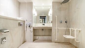 Holiday Inn Nice-Port St Laurent by IHG