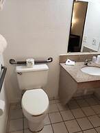 Motel 6 Milwaukee, WI - Glendale