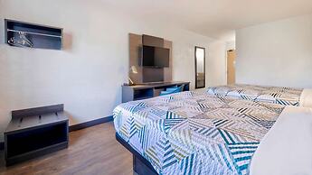 Motel 6 Milwaukee, WI - Glendale