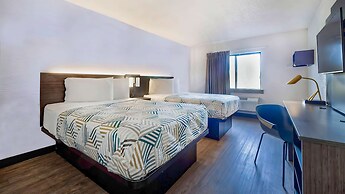 Motel 6 Milwaukee, WI - Glendale