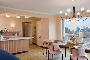 Downright Austin, A Renaissance Hotel