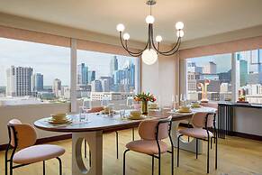 Downright Austin, A Renaissance Hotel