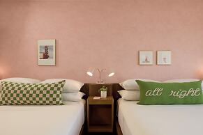 Downright Austin, A Renaissance Hotel