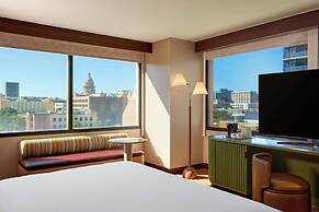 Downright Austin, A Renaissance Hotel