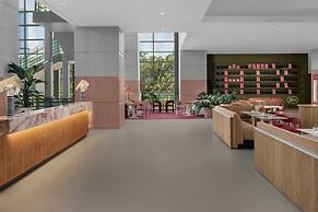 Downright Austin, A Renaissance Hotel