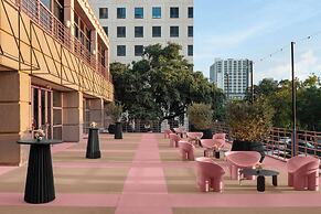 Downright Austin, A Renaissance Hotel