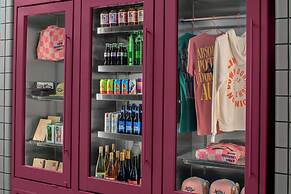 Downright Austin, A Renaissance Hotel