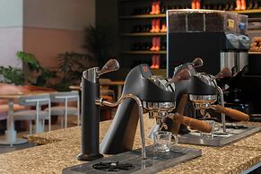 Downright Austin, A Renaissance Hotel