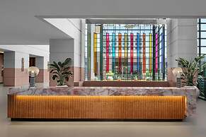 Downright Austin, A Renaissance Hotel