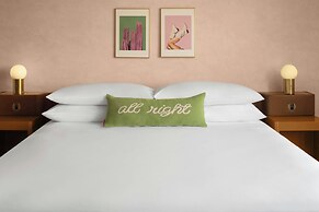 Downright Austin, A Renaissance Hotel