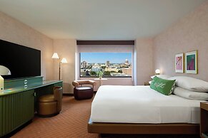 Downright Austin, A Renaissance Hotel