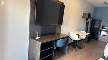 Studio 6 Corona, CA - West