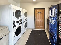 Studio 6 Corona, CA - West