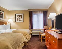 Clarion Hotel & Suites Riverfront